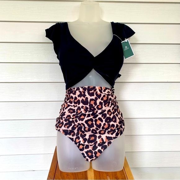 EoMenie Other - Women’s New With Tags Chic Black and Leopard Print Swimsuit size 22 W